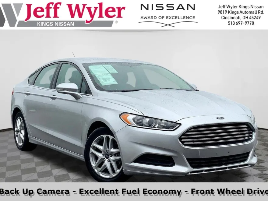 2016 Ford Fusion SE photo 1
