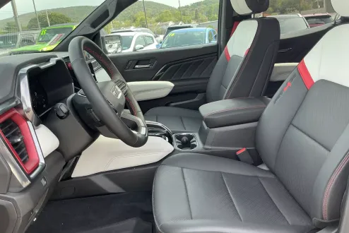 2025 Gmc Canyon AT4 photo 3