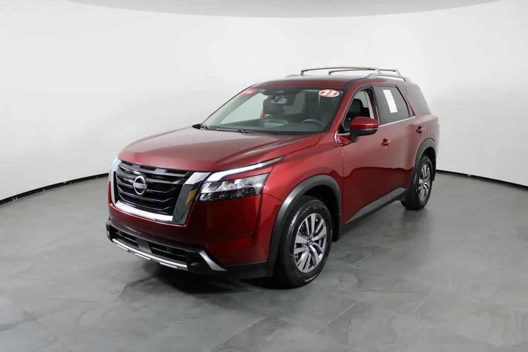 2023 Nissan Pathfinder SL photo 1