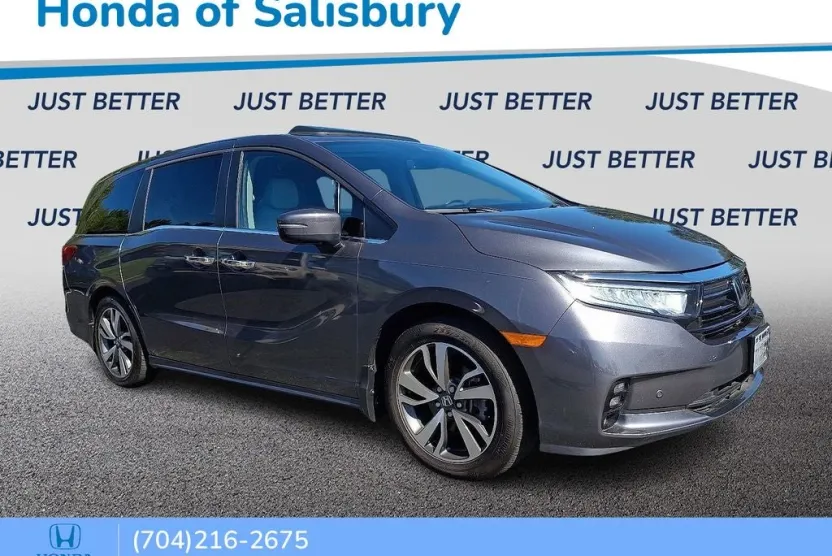2023 Honda Odyssey Touring photo 1