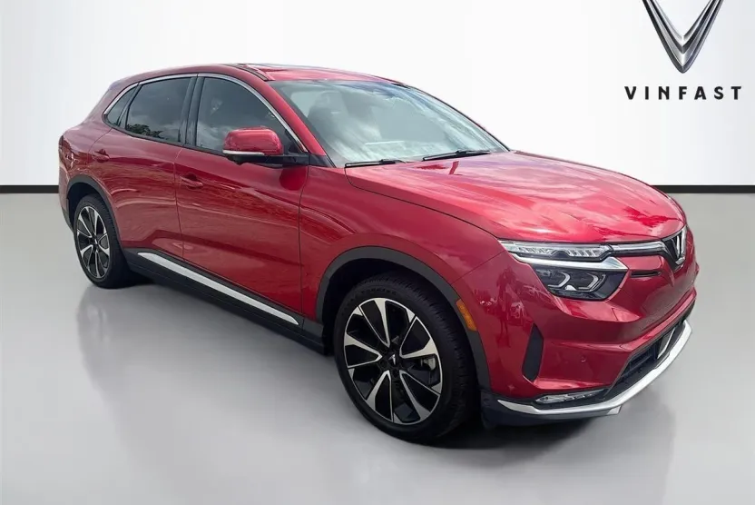 2025 Vinfast VF 8 8 photo 1
