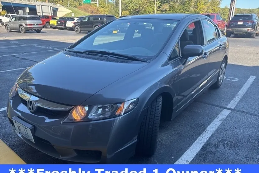 2010 Honda Civic LX photo 1