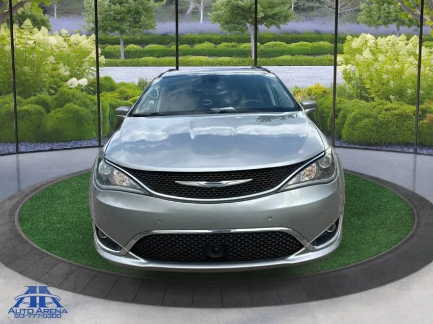 2017 Chrysler Pacifica Touring Plus photo 1