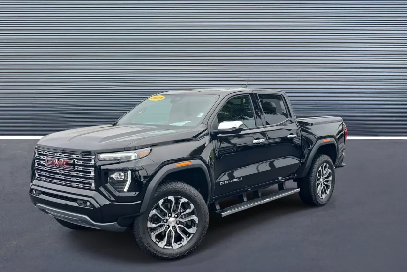 2025 Gmc Canyon Denali photo 1