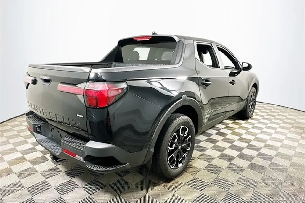 2023 Hyundai Santa Cruz SE photo 1