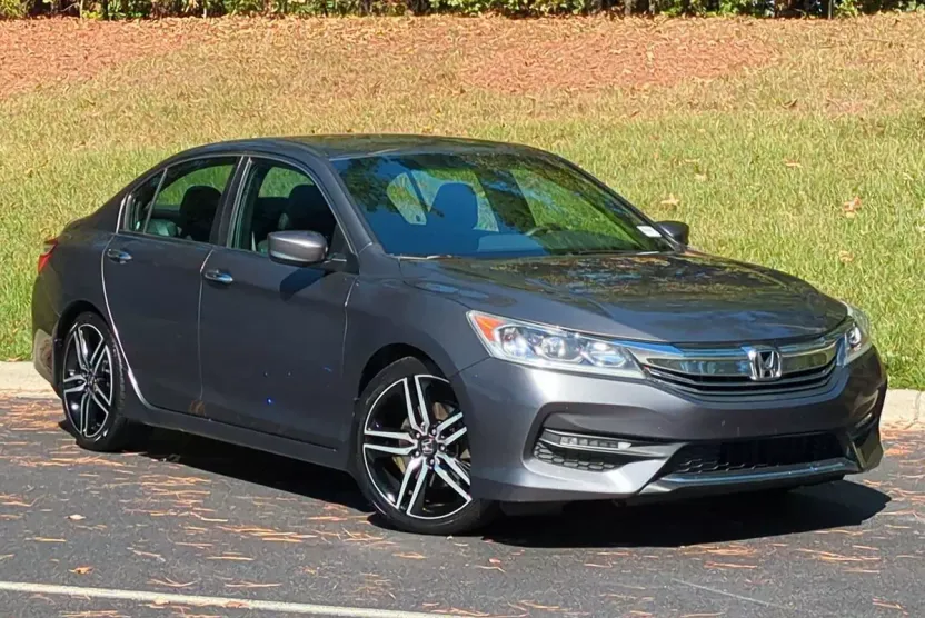 2017 Honda Accord Sport photo 1
