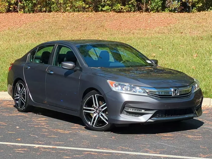 2017 Honda Accord Sport photo 1