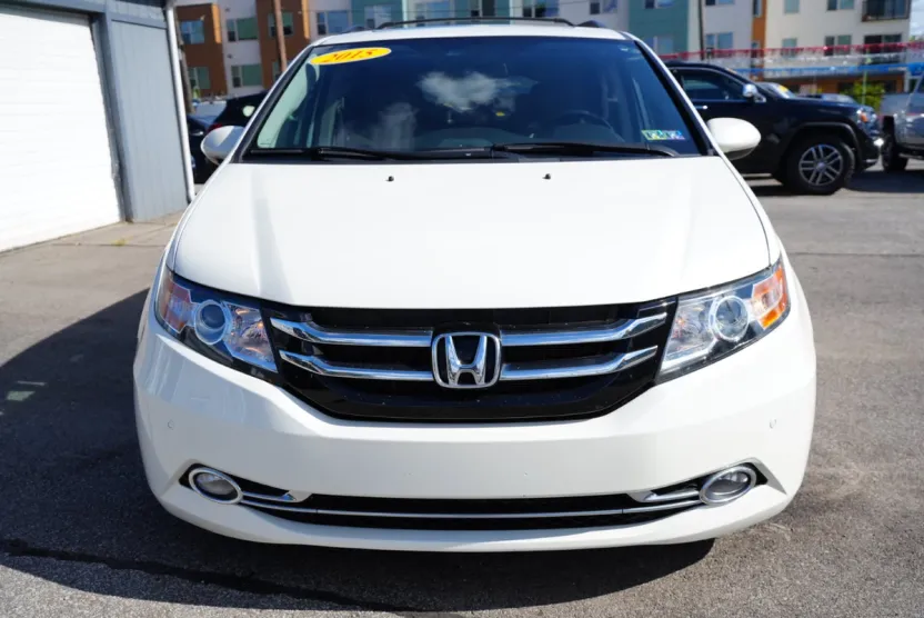 2015 Honda Odyssey Touring Elite photo 1