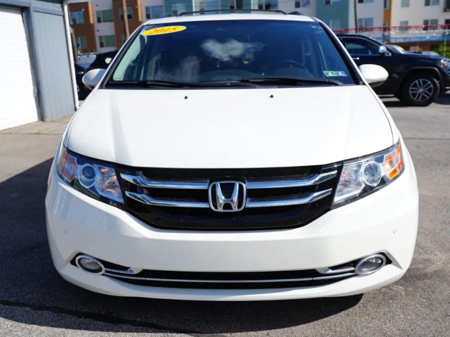 2015 Honda Odyssey Touring Elite photo 1