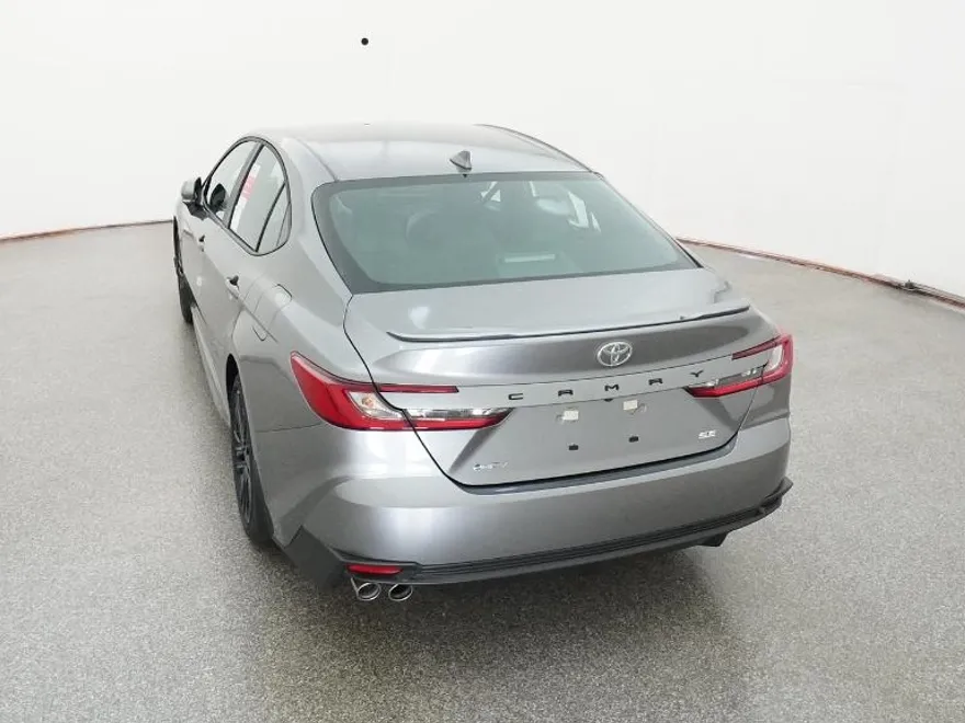 2026 Toyota Camry SE photo 1