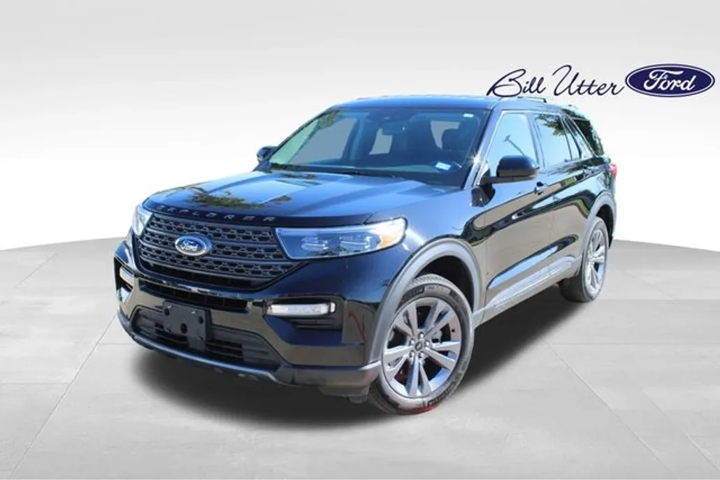 2023 Ford Explorer XLT photo 1