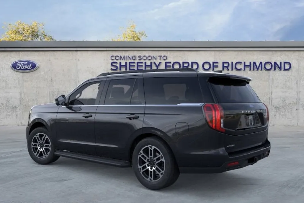 2025 Ford Expedition photo 1