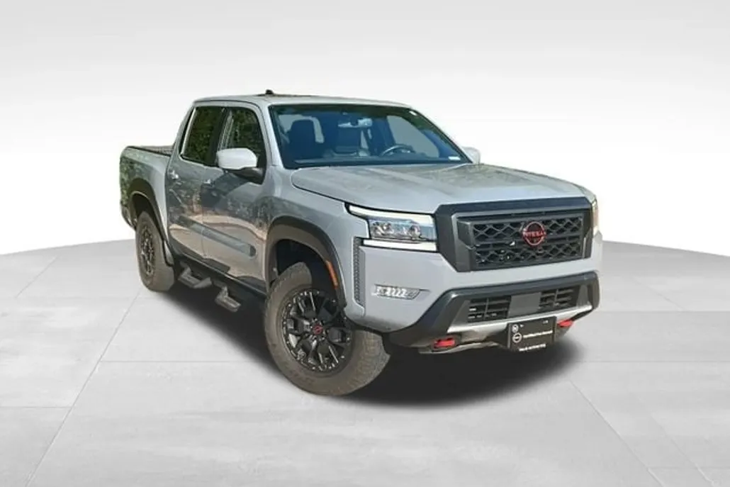 2022 Nissan Frontier PRO-4X photo 1