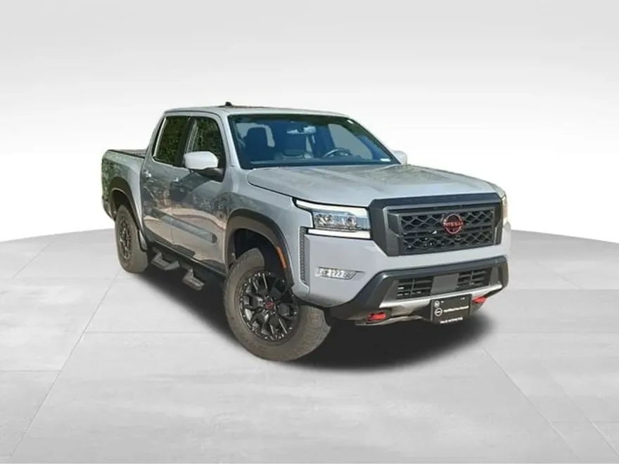2022 Nissan Frontier PRO-4X photo 1