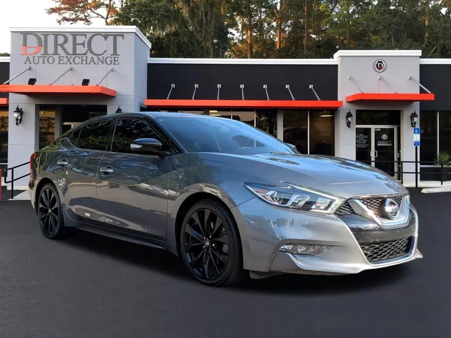 2017 Nissan Maxima SR photo 1