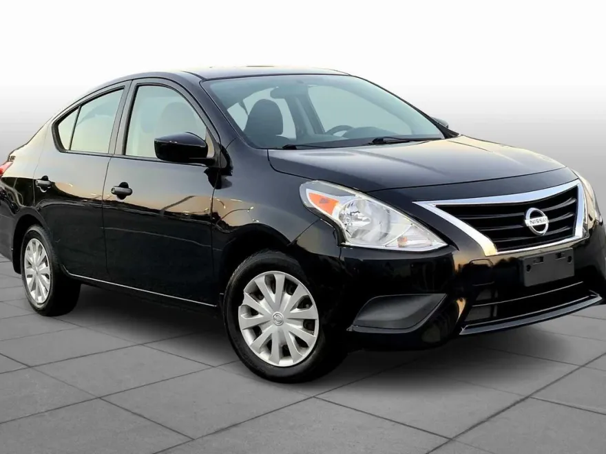 2018 Nissan Versa 1.6 S photo 1
