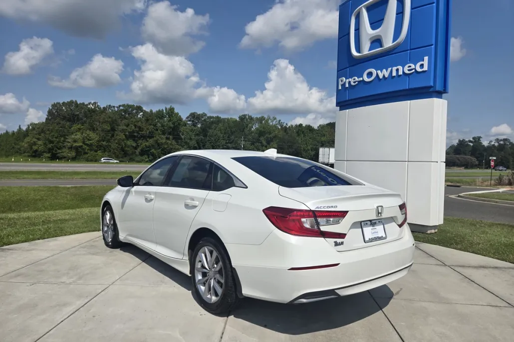 2022 Honda Accord LX photo 1