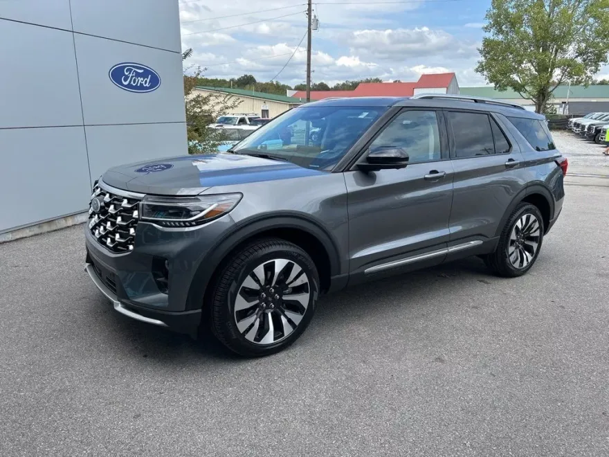 2025 Ford Explorer Platinum photo 1