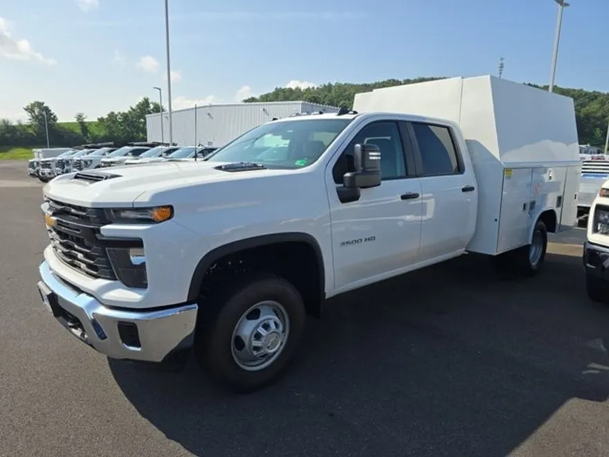2025 Chevrolet Silverado 3500HD Work Truck photo 1