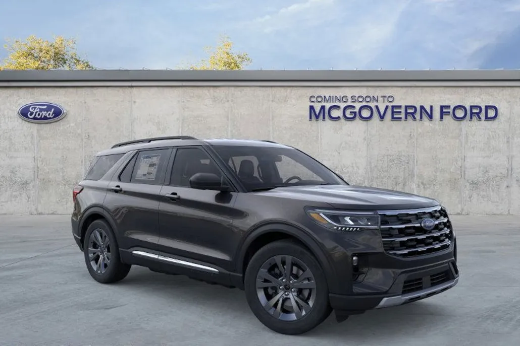2025 Ford Explorer photo 1