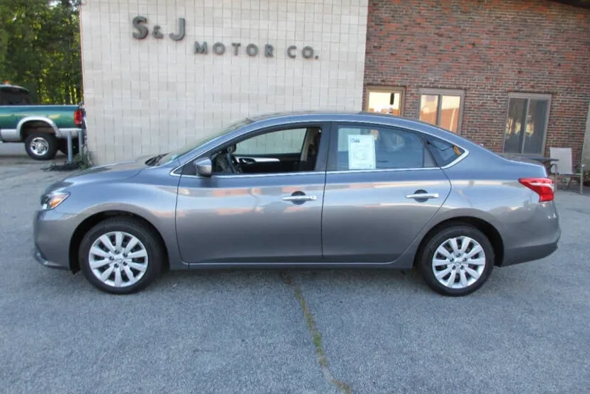 2019 Nissan Sentra S photo 1