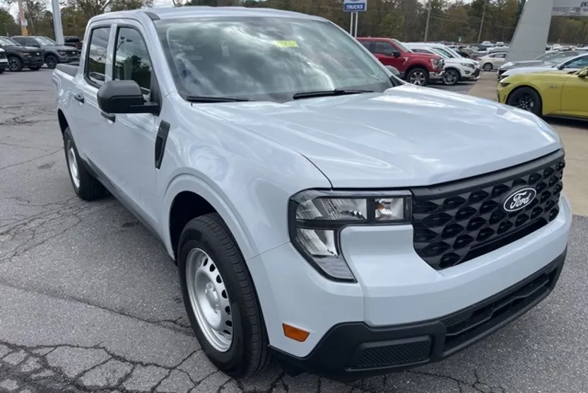 2025 Ford Maverick XL photo 1