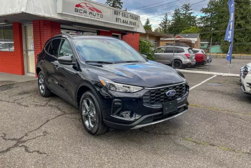 2025 Ford Escape ST-Line Sport photo 1