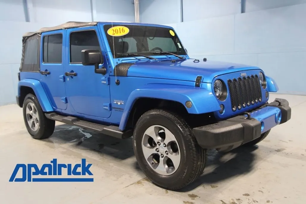 2016 Jeep Wrangler Unlimited Sahara photo 1