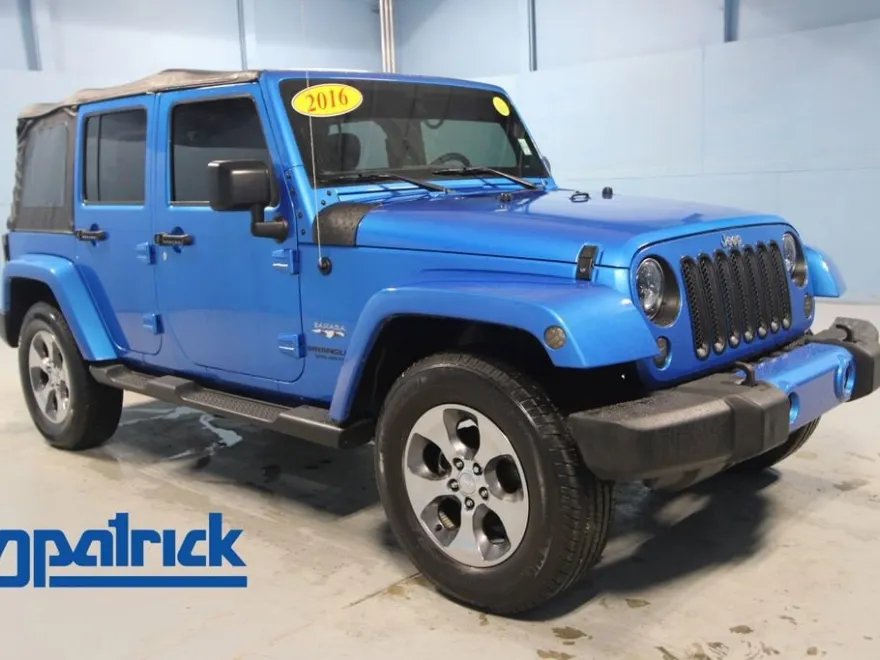 2016 Jeep Wrangler Unlimited Sahara photo 1