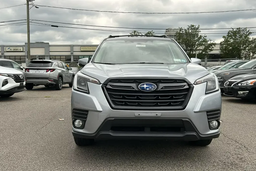 2022 Subaru Forester Limited photo 1