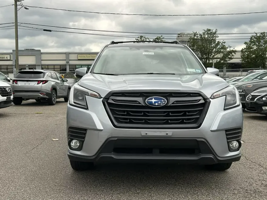 2022 Subaru Forester Limited photo 1