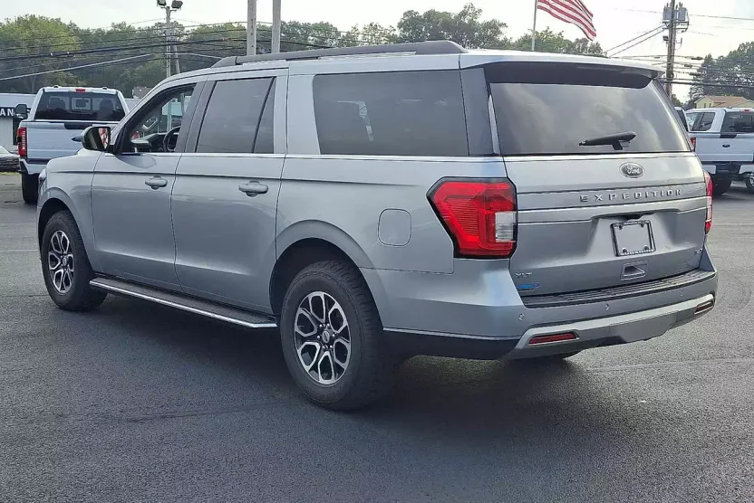 2022 Ford Expedition MAX XLT photo 1