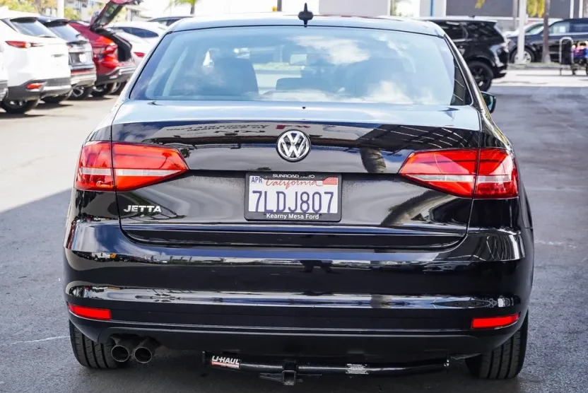 2015 Volkswagen Jetta 2.0 S photo 1