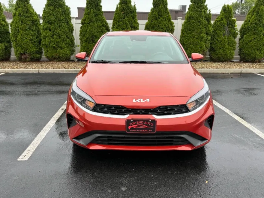 2023 Kia Forte LXS photo 1