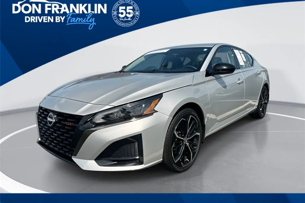 2024 Nissan Altima 2.5 SR photo 1