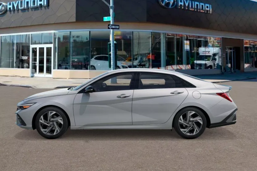 2025 Hyundai Elantra SEL Sport photo 1