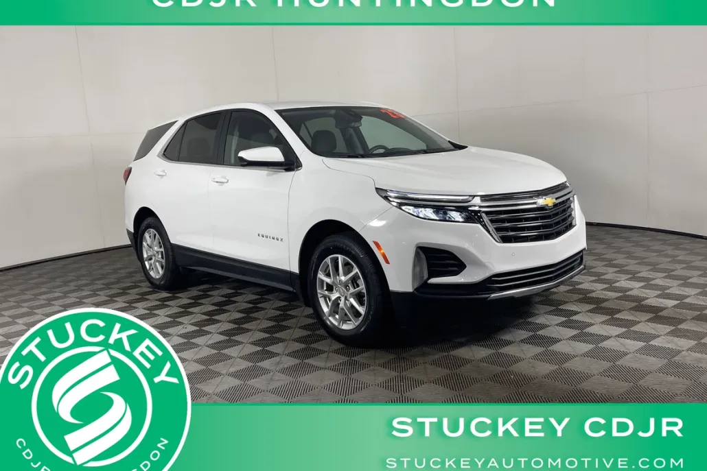 2023 Chevrolet Equinox LT photo 1