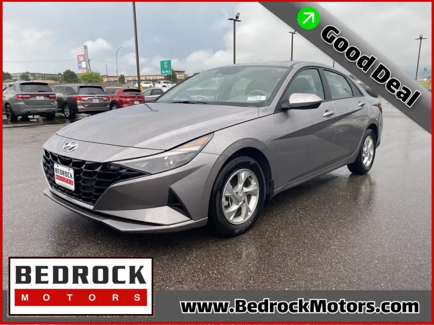2023 Hyundai Elantra SE photo 1