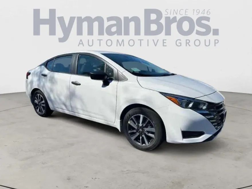 2024 Nissan Versa 1.6 S photo 1