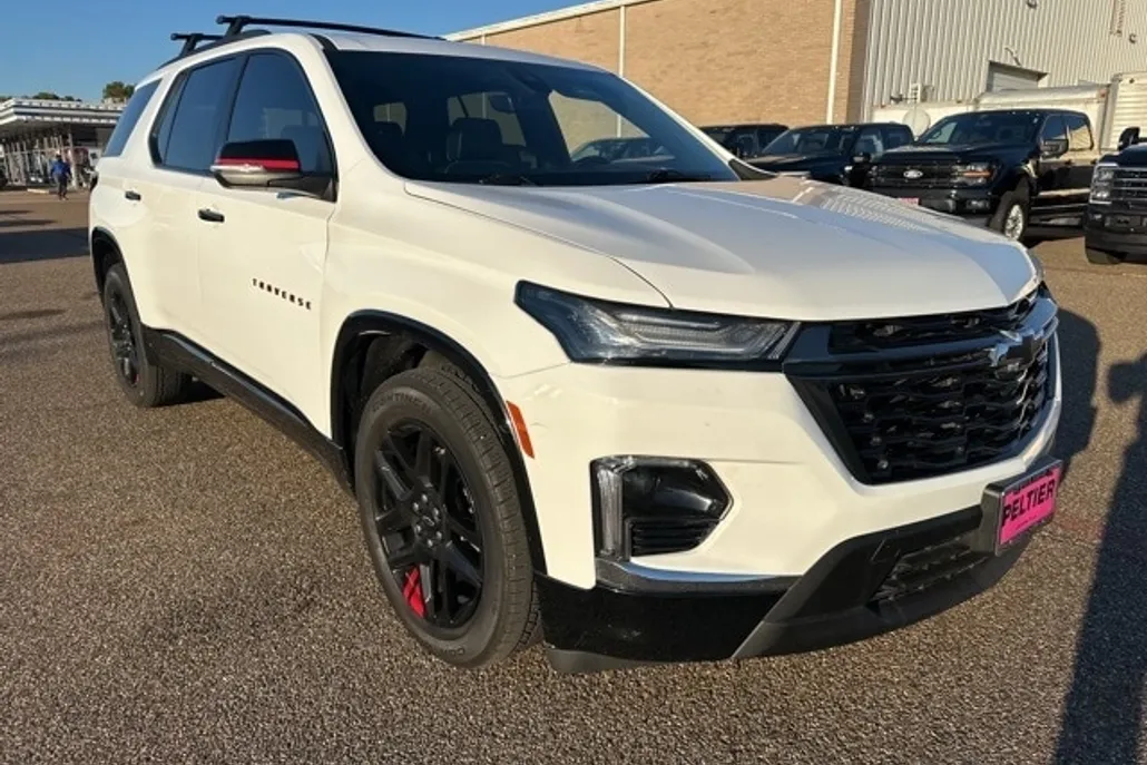 2023 Chevrolet Traverse Premier photo 1