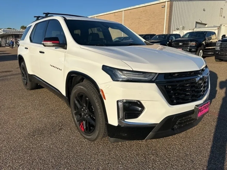 2023 Chevrolet Traverse Premier photo 1