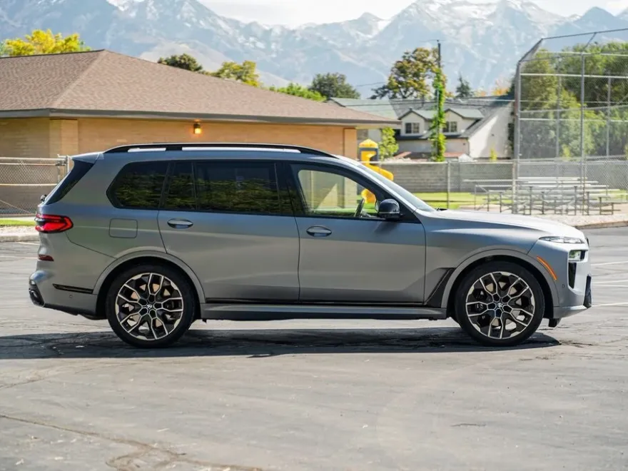 2025 Bmw X7 M60i photo 1