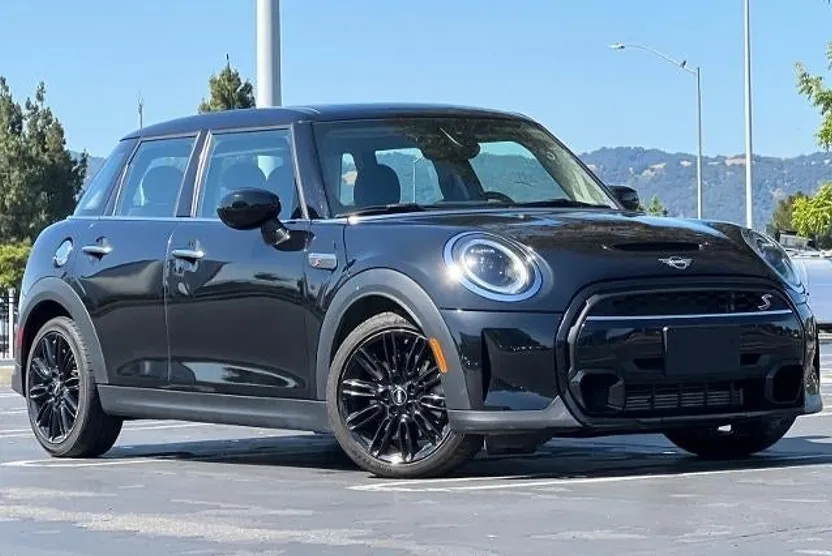 2024 Mini Cooper 4 Door Hardtop S photo 1