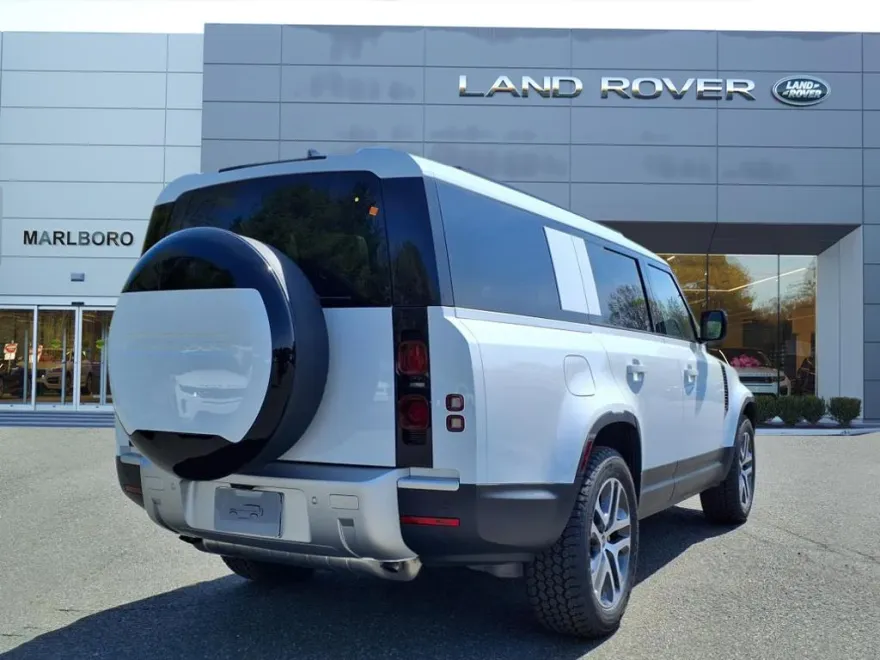 2025 Land Rover Defender 130 S photo 1