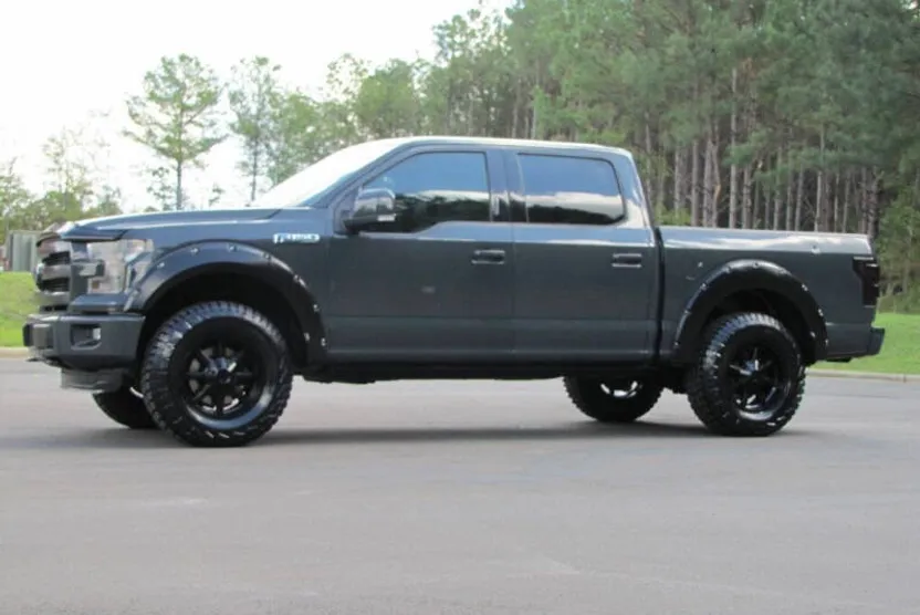 2016 Ford F-150 Lariat photo 1