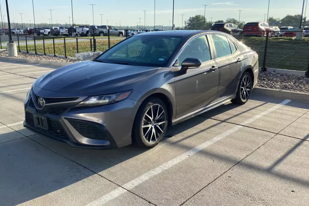 2024 Toyota Camry SE photo 1