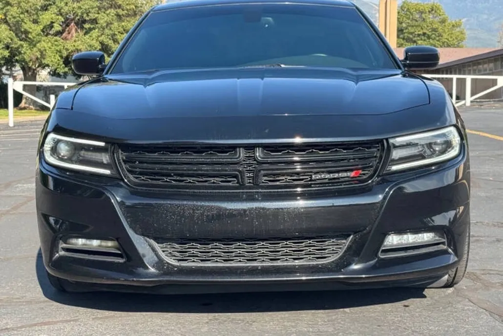 2016 Dodge Charger R/T photo 1