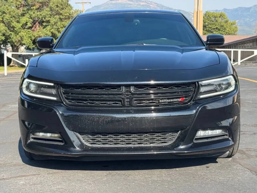 2016 Dodge Charger R/T photo 1