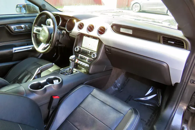 2016 Ford Mustang GT Premium photo 1