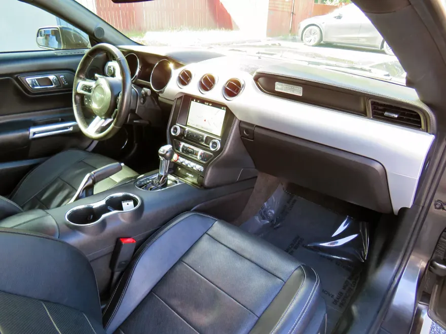 2016 Ford Mustang GT Premium photo 1